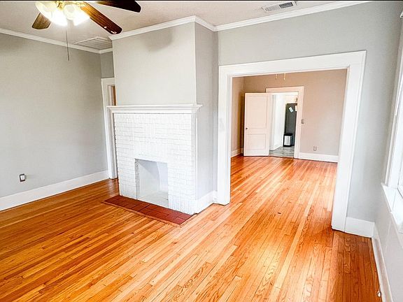 3rd image of 27 E 34th St