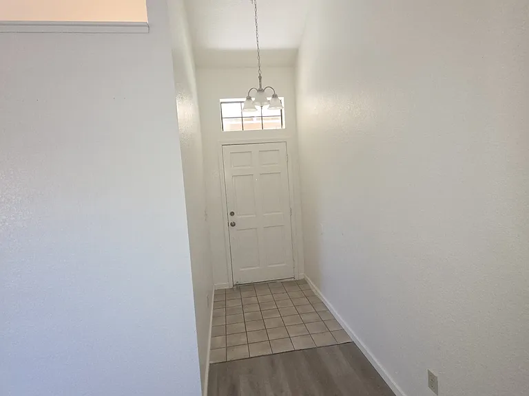 1943 Glen Ridge Dr — Photo 11