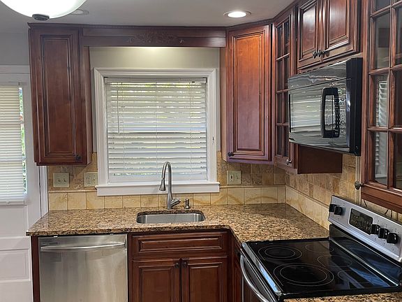 3rd image of 3337 Kaywood Dr