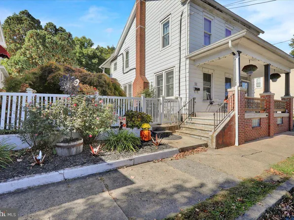 32 Mifflin St, Pine Grove, PA 17963