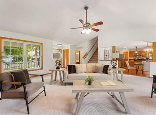 2507 Schneider Ct, Chaska, MN 55318