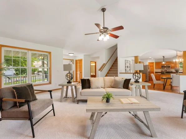 2507 Schneider Ct, Chaska, MN 55318