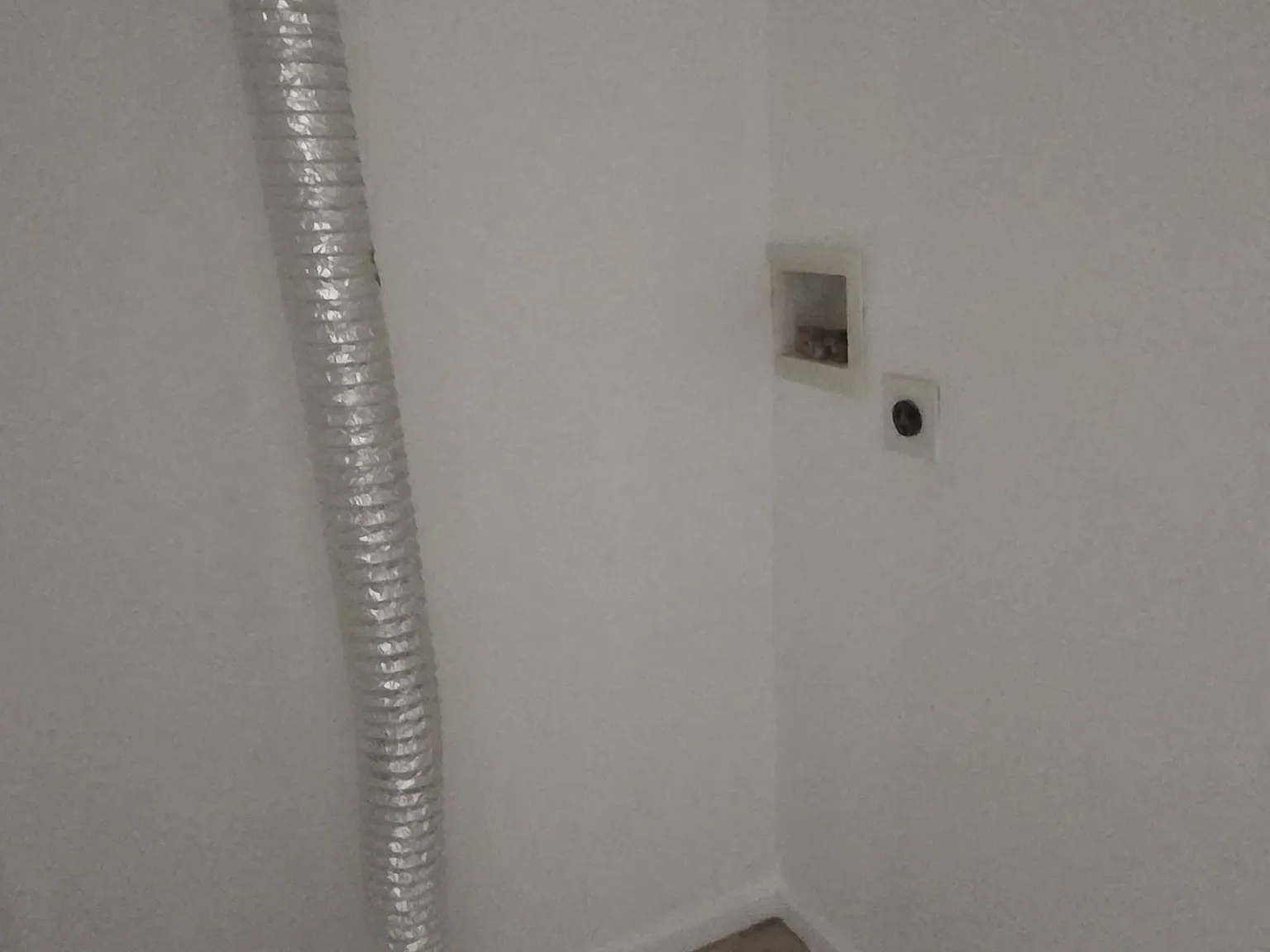 2 bed, 900 sqft, $1,900 — Photo 3
