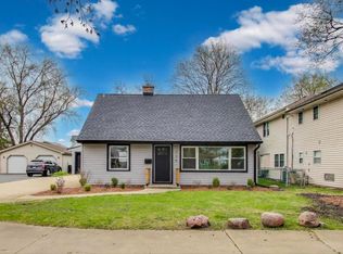 139 S Quentin Rd, Palatine, IL 60067