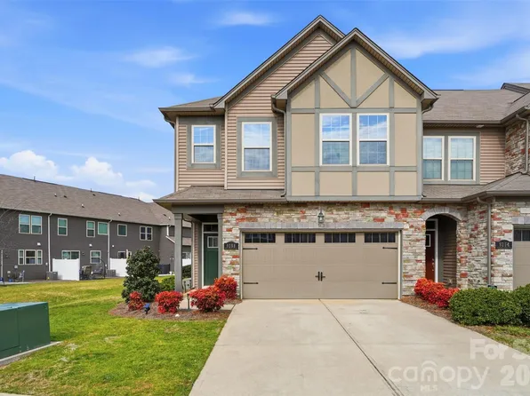 9258 Glenburn Ln, Charlotte, NC 28278