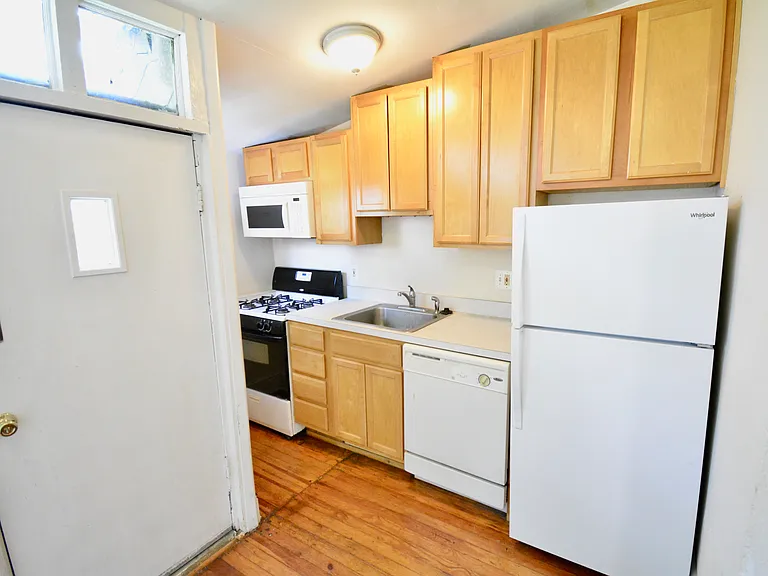 218 W Penn St #1 — Photo 6