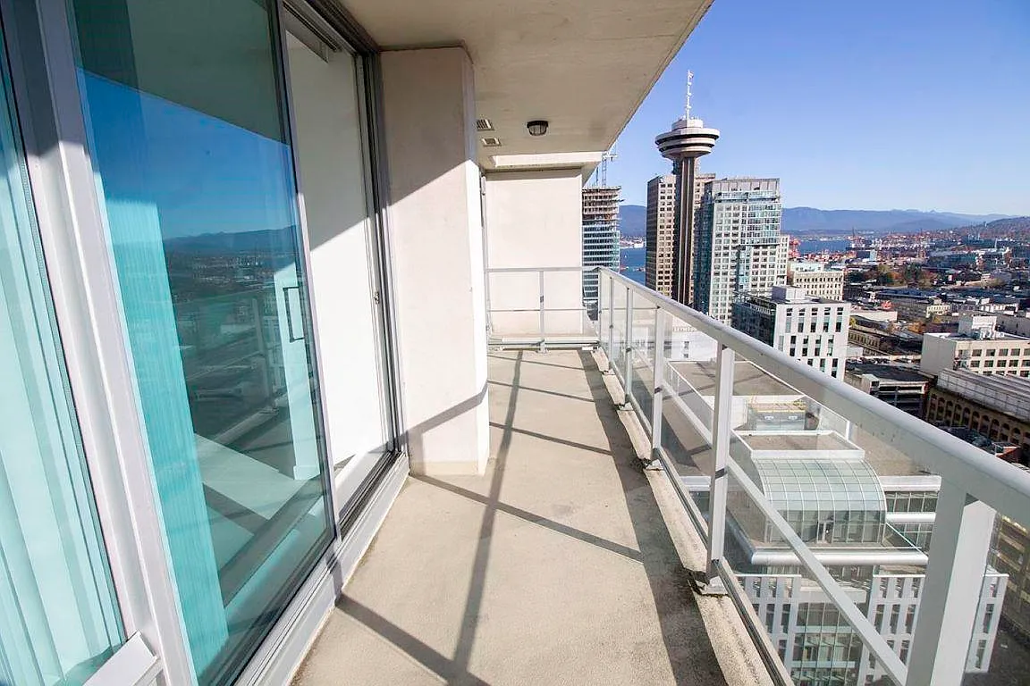 610 Granville St #2111 photo 1