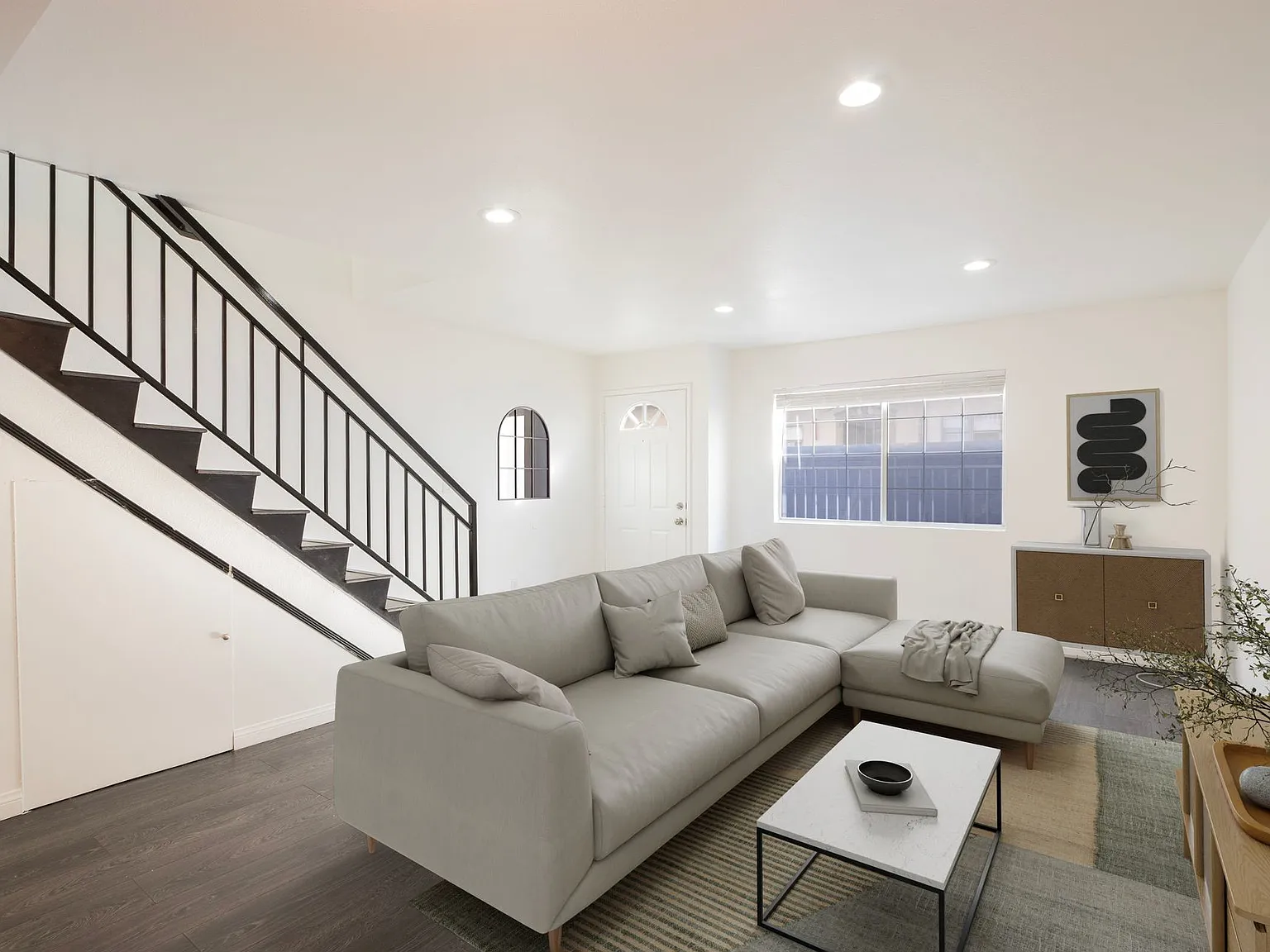 1817 Garfield Pl — Photo 2