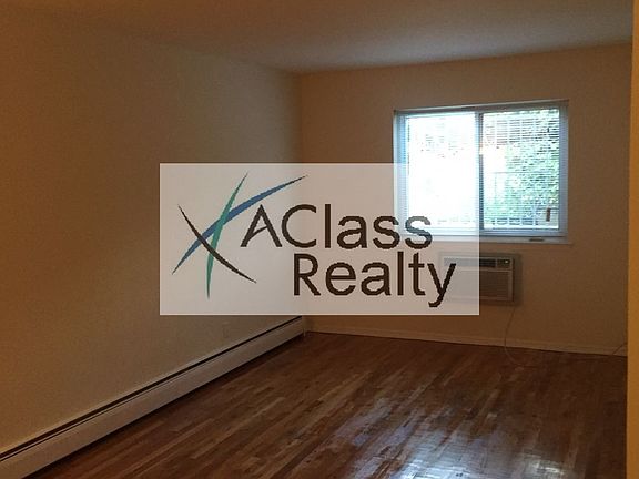 3rd image of 2220 37th St #1R