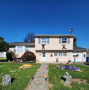 20 Denman Dr, Fords, NJ, 08863