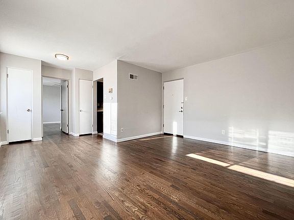 2nd image of 5601 Dewey Ave APT 201
