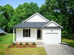 143 School St, Burlington, NC 27215