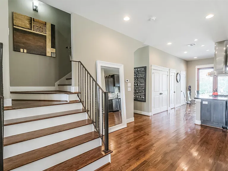 166 Reinicke St — Photo 23