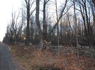 Maple Grove Rd, Moscow, PA 18444