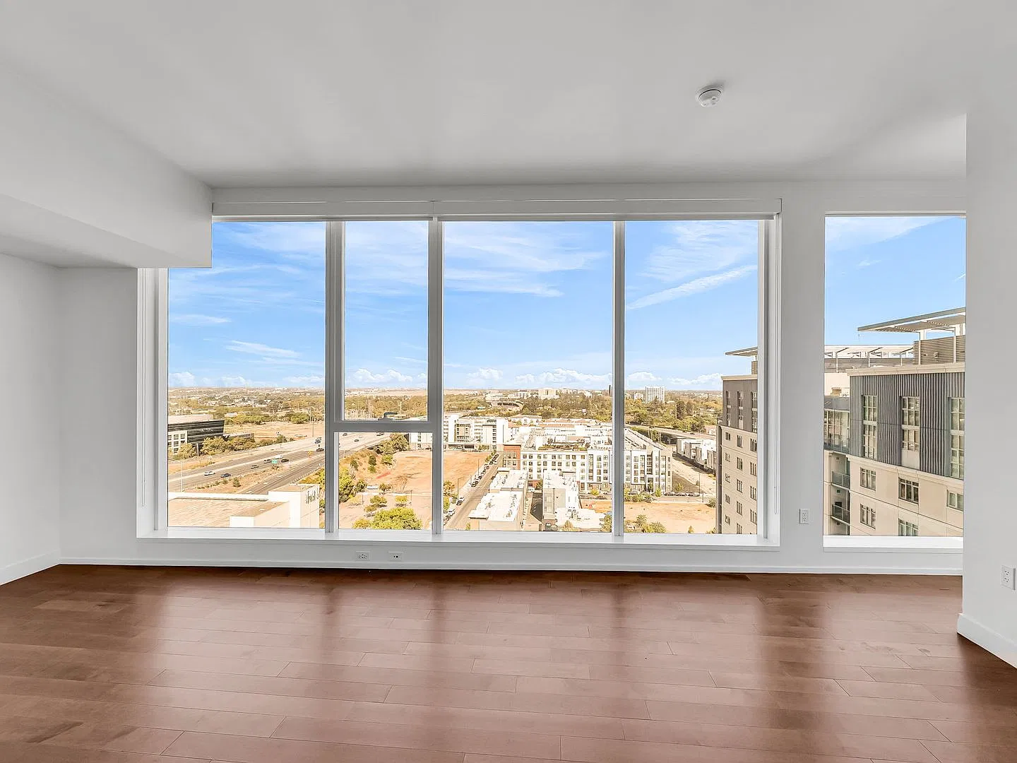 Modern High-Rise Living in Downtown San Jose- 188 West Saint James — Photo 4