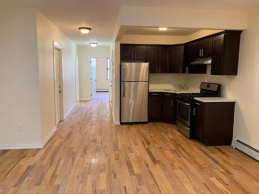 Rented by Premier Metro Realty Corp | media 20