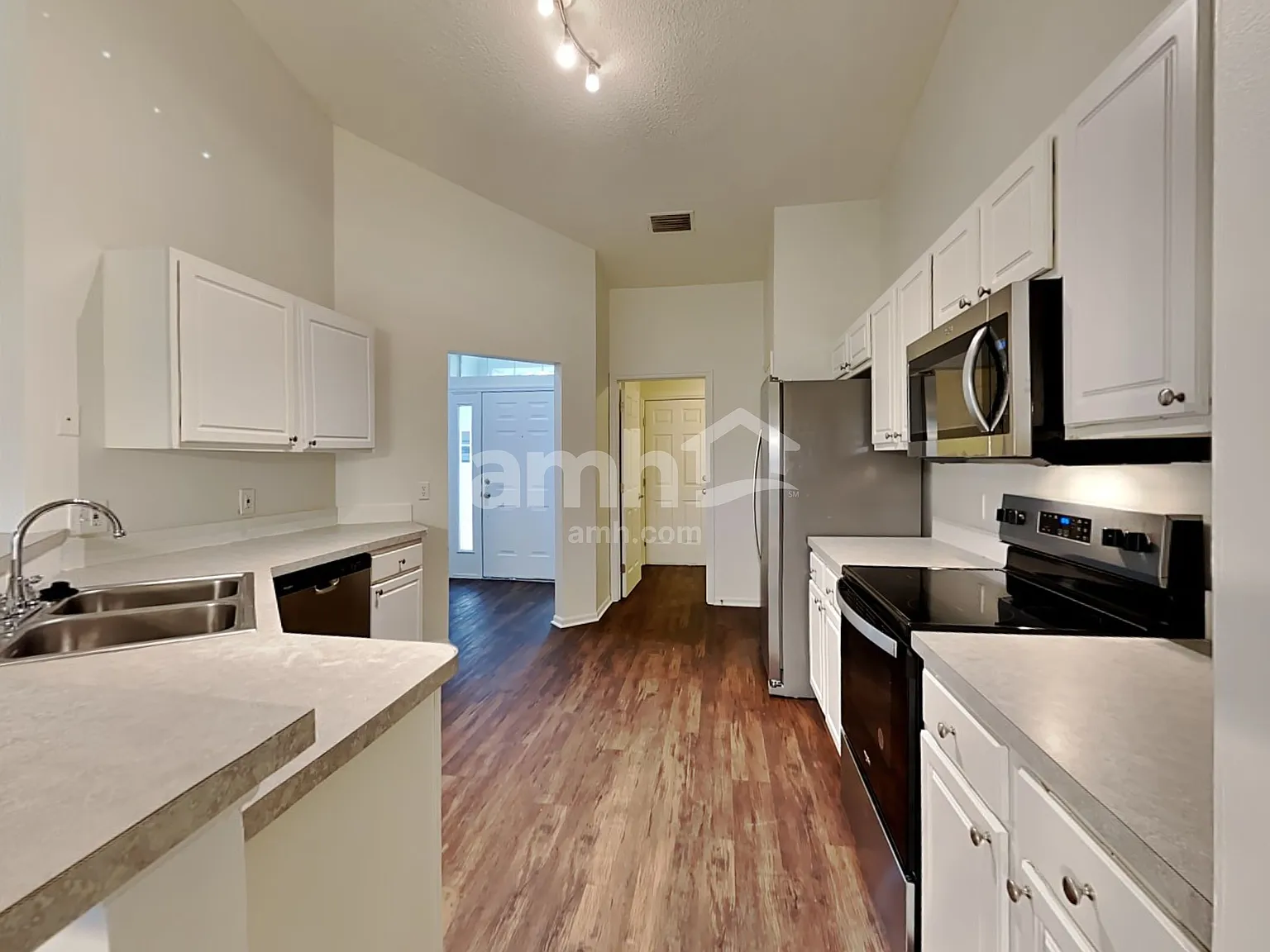 4 bed, 2.0 bath, 1809 sqft, $2,650 — Photo 3