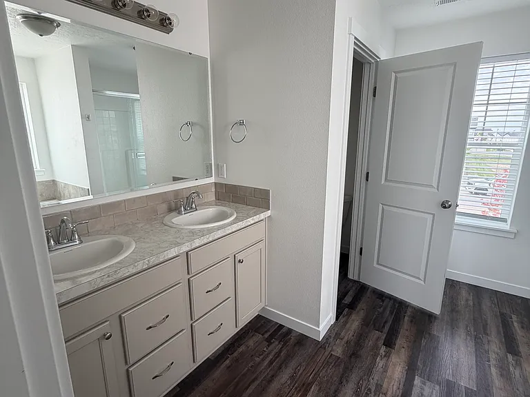 10935 Parachute Ct — Photo 15