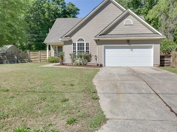 41 Mennonite Ln, Newport News, VA 23602