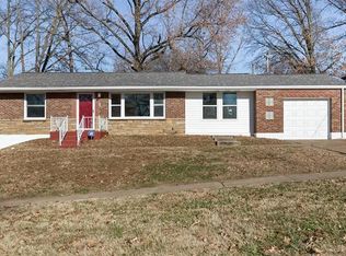 1213 Chambers Rd, St Louis, MO 63137