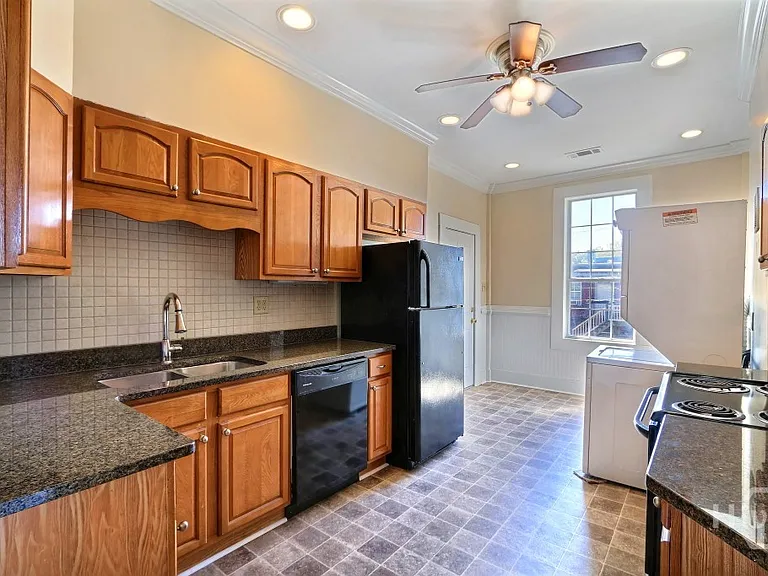 315 W Gwinnett St — Photo 13