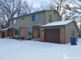 229 Summit Ridge Dr, White Lake, MI 48386