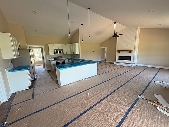 4th image of 10 Pine Hills Ct