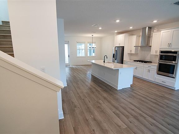 5th image of 15402 Lebeau Loop