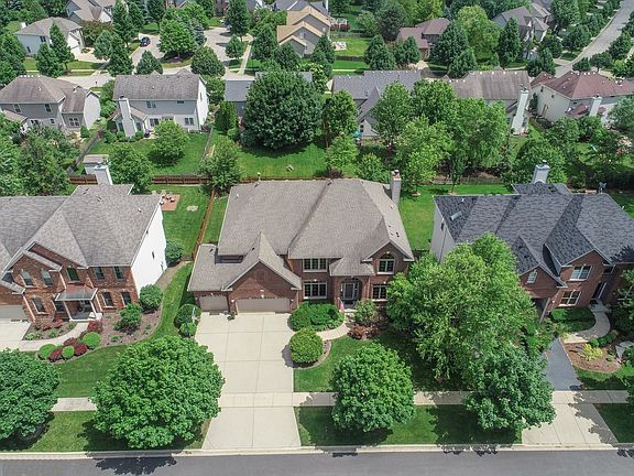 3rd image of 527 Cole Dr