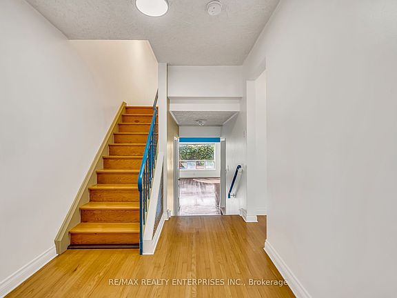 3rd image of 79 Watney Cres