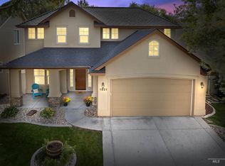 1821 E Grand Canyon Dr, Meridian, ID 83646