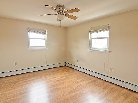 5th image of 120 W Howard St APT B1