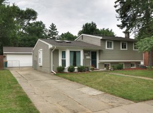 27451 W Nine Mile Rd, Farmington Hills, MI 48336