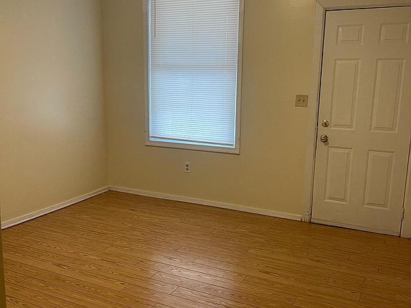 3rd image of 618 Radnor St