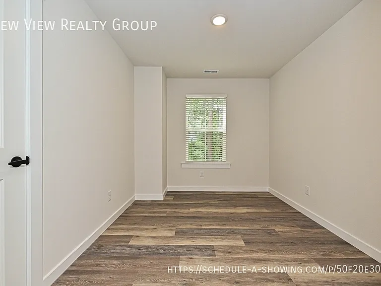 514 12th Ave NE — Photo 18