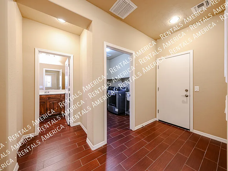 3575 S Jasmine Dr — Photo 6