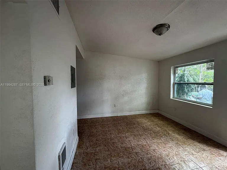 1950 Washington Ave #2 — Photo 13