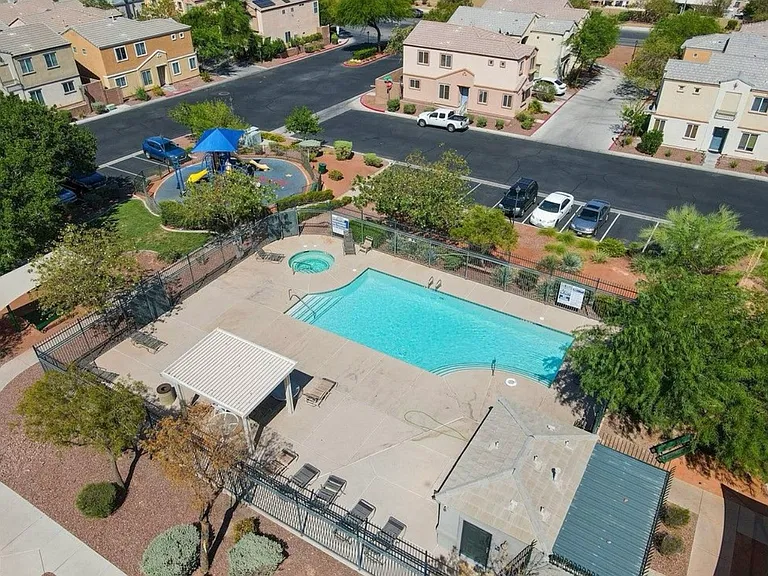 Community pool and park - private access