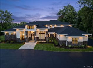 11 Sanctuary Ct, Buffalo, NY 14221