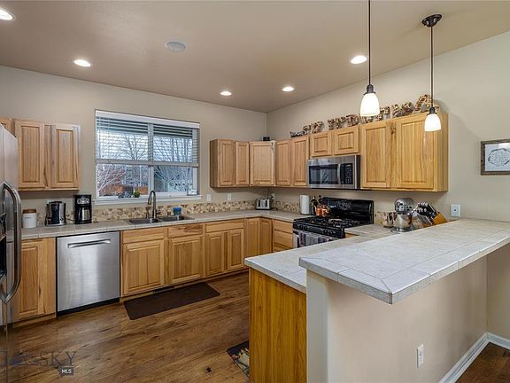 3rd image of 2960 Lily Dr