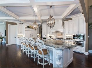 560 Bristol Dr, Aurora, OH 44202