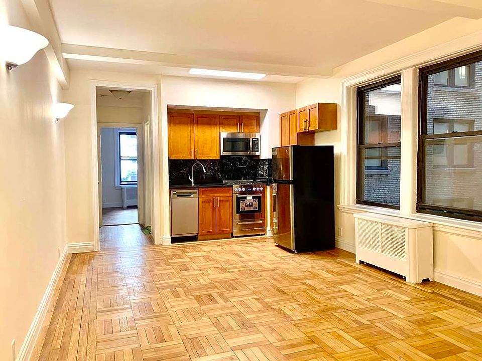 1st image of 305 Lexington Ave APT 4C