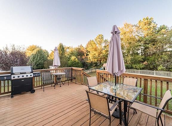 5th image of 928 Stonemeadow Dr