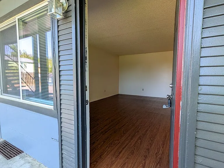 Cully Park Apartments — Photo 25