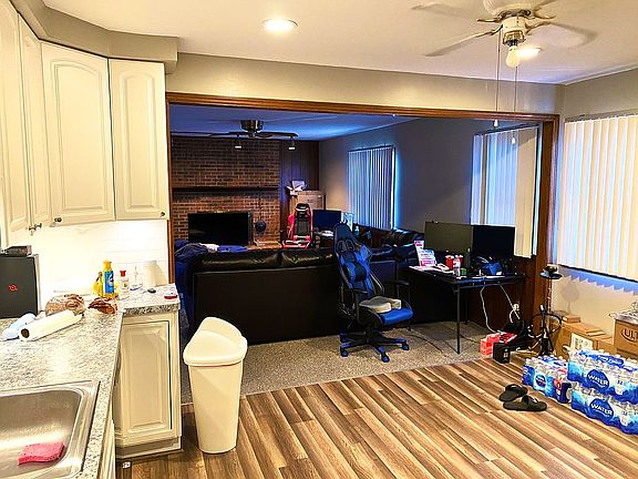5th image of 572 Deering St