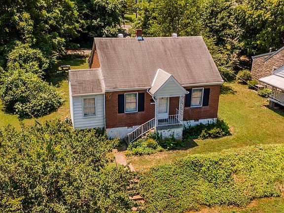 4th image of 1325 Fort Manor Dr