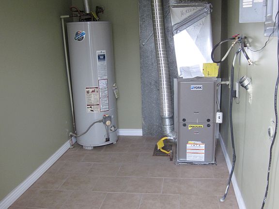 2nd image of 1530 S Park St Unit B