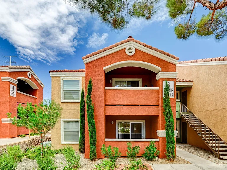8101 W Flamingo Rd #1017-BLD3 — Photo 1