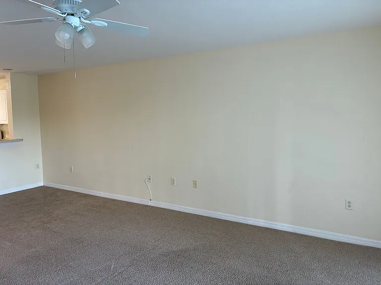 2607 Emerald Lake Ct — Photo 3