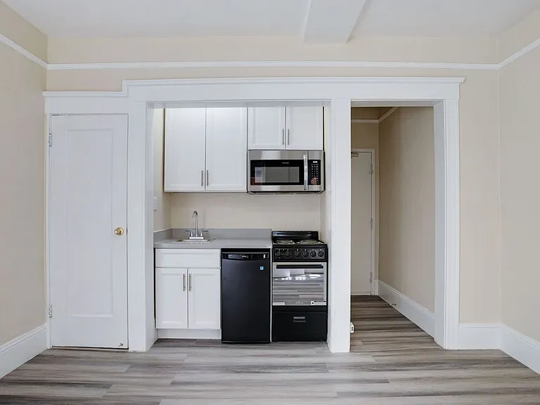 621 Taylor St — Photo 7